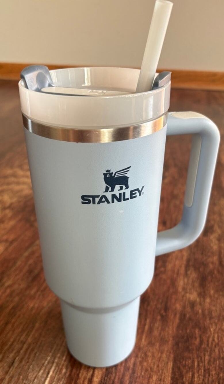 Stanley Quencher H2.0 FlowState 40oz Light Dusty Powder Blue Tumbler